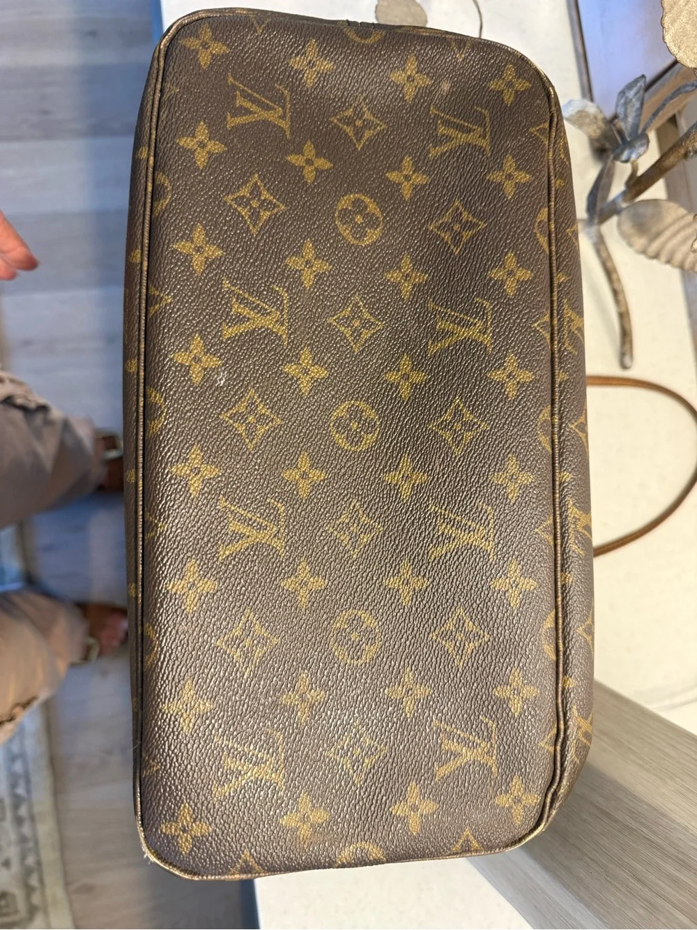 Louis Vuitton Neverfull MM Monogram Canvas Tote
